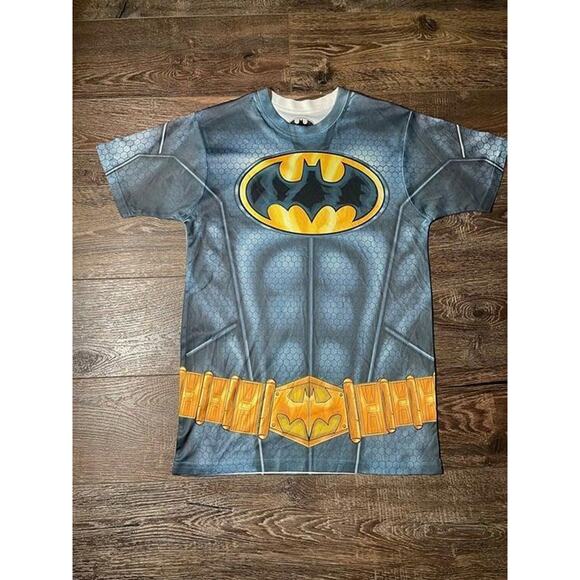 Mens Batman Tshirt DC Comics Torso and Utility Belt Size Small - Picture 1 of 4